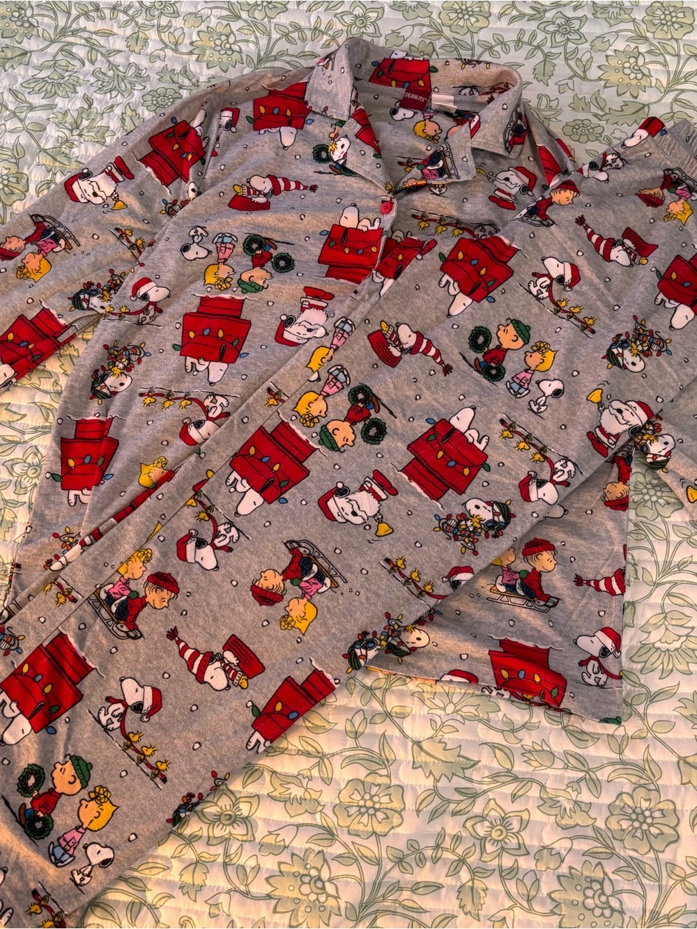 Women’s Peanuts Snoopy Woodstock Gray Christmas Pajama Set Large unisex